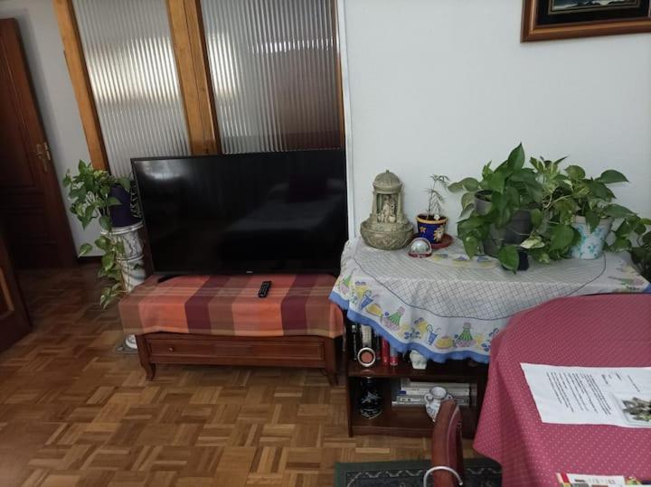 Hospedagem domiciliar Alameda De Osuna Aeropuerto Madri