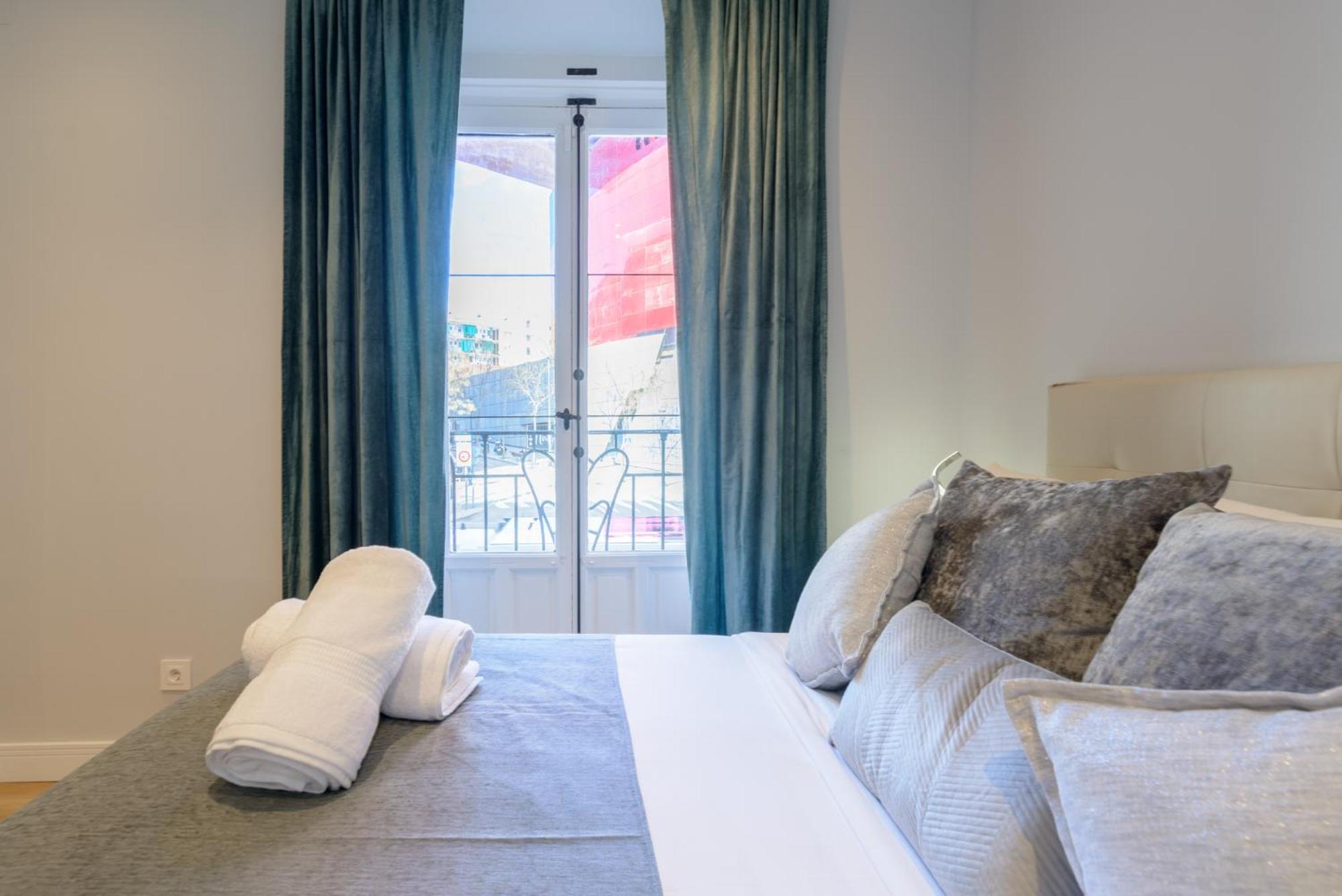 Museum Area Atocha 3br 2bth Apartment *
