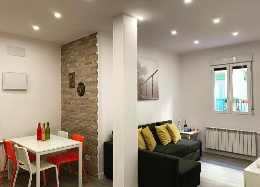 Modern I In Apartment Madrid