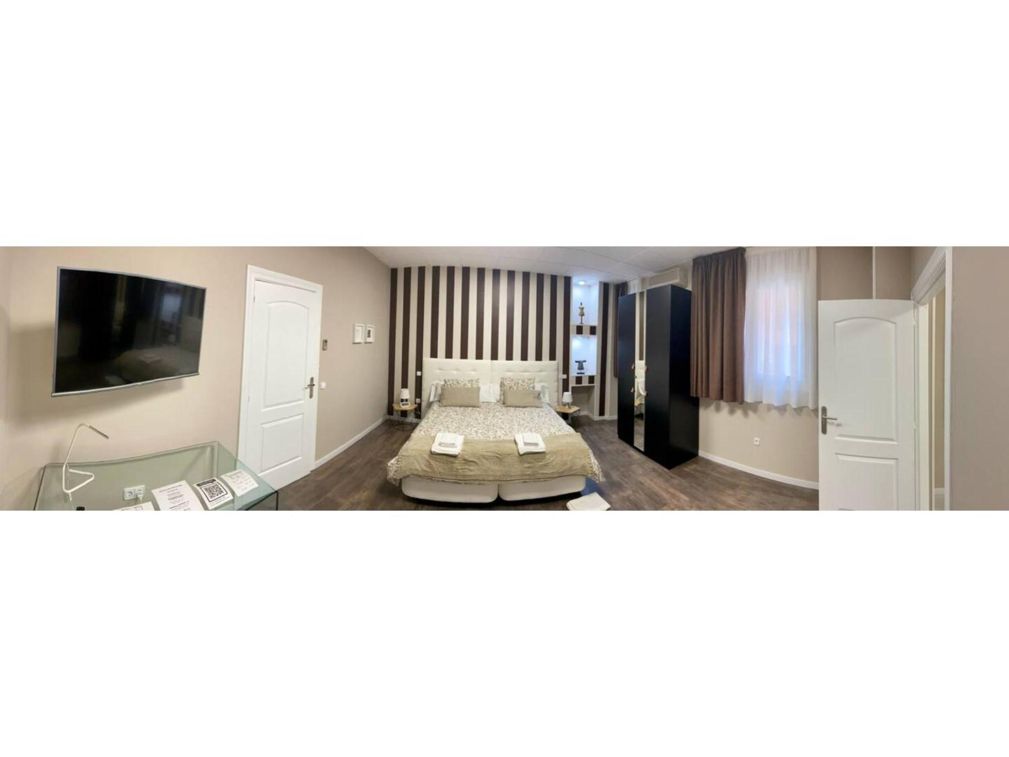 Comfortable For 2 People - 1 Madrid