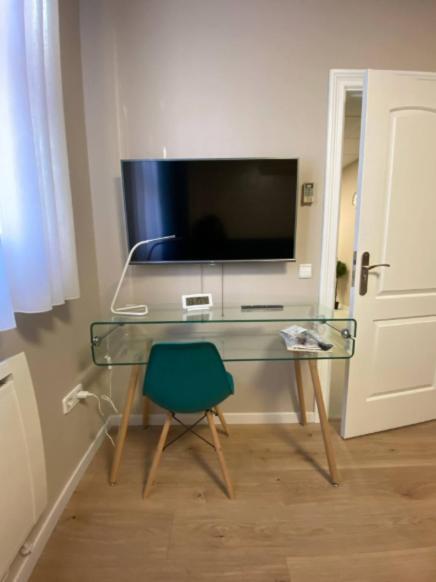 Comfortable For 2 People - 1 * Madrid
