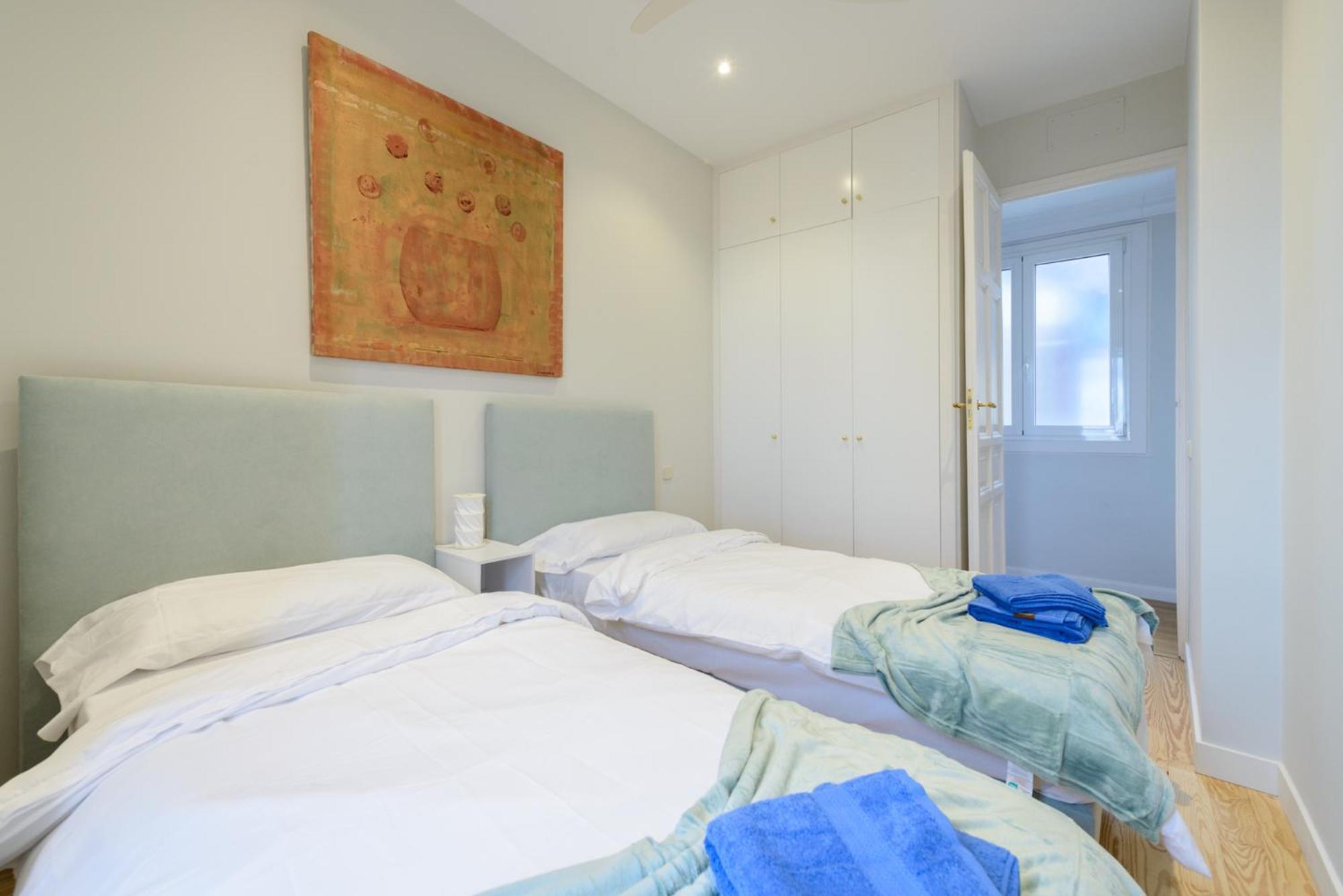 170m2 Muy Amplio Y Lujoso- 1 Min Plaza Mayor Apartment *
