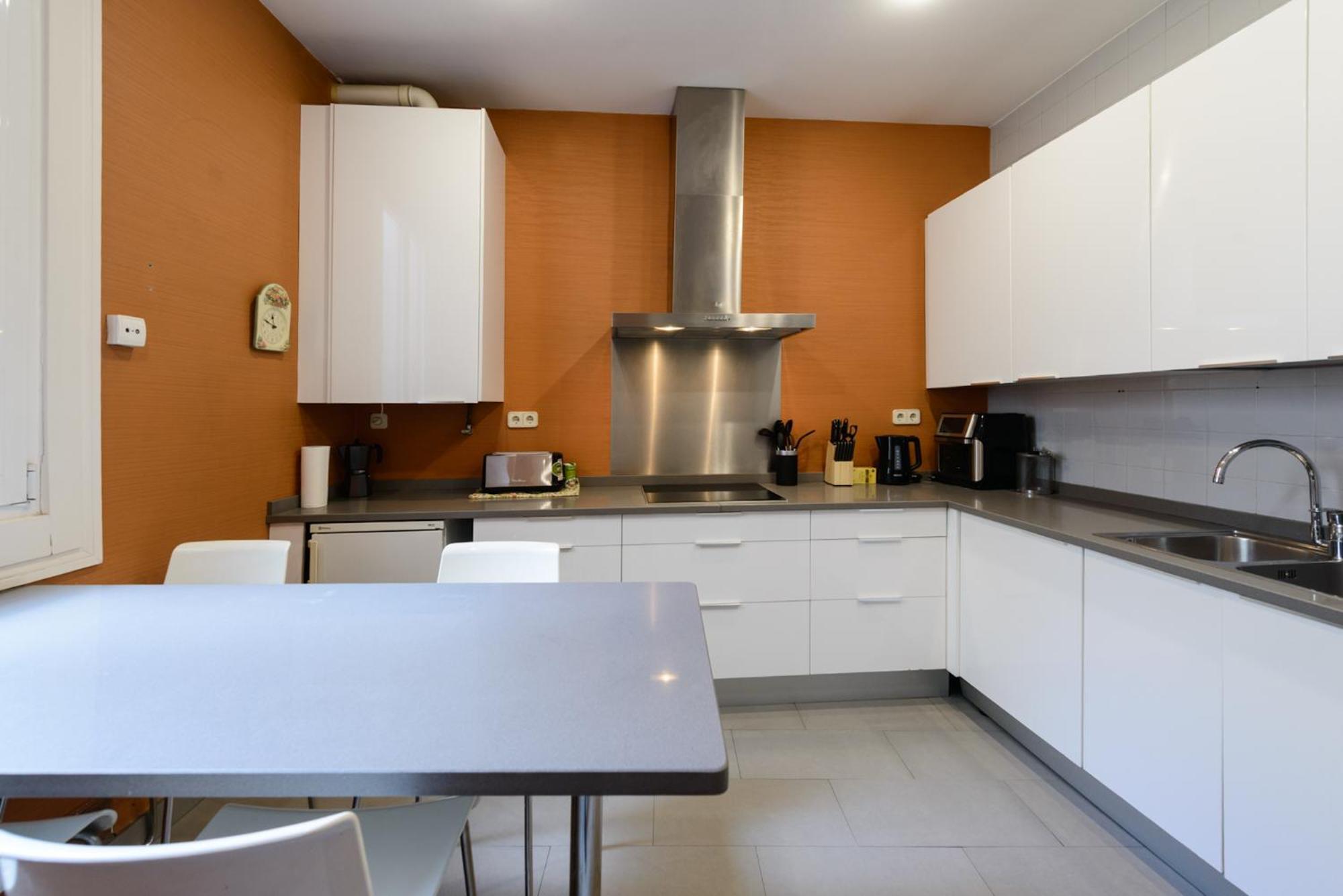 170m2 Muy Amplio Y Lujoso- 1 Min Plaza Mayor Apartment