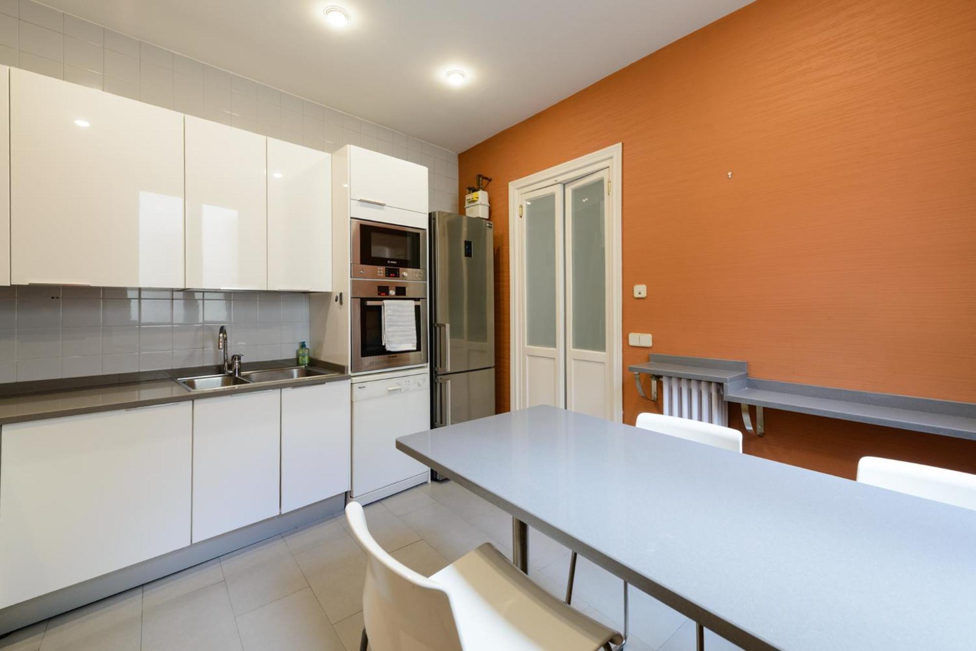 Apartment 170m2 Muy Amplio Y Lujoso- 1 Min Plaza Mayor Madrid
