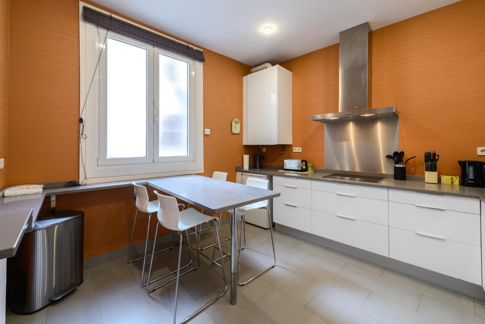 170m2 Muy Amplio Y Lujoso- 1 Min Plaza Mayor Apartment *