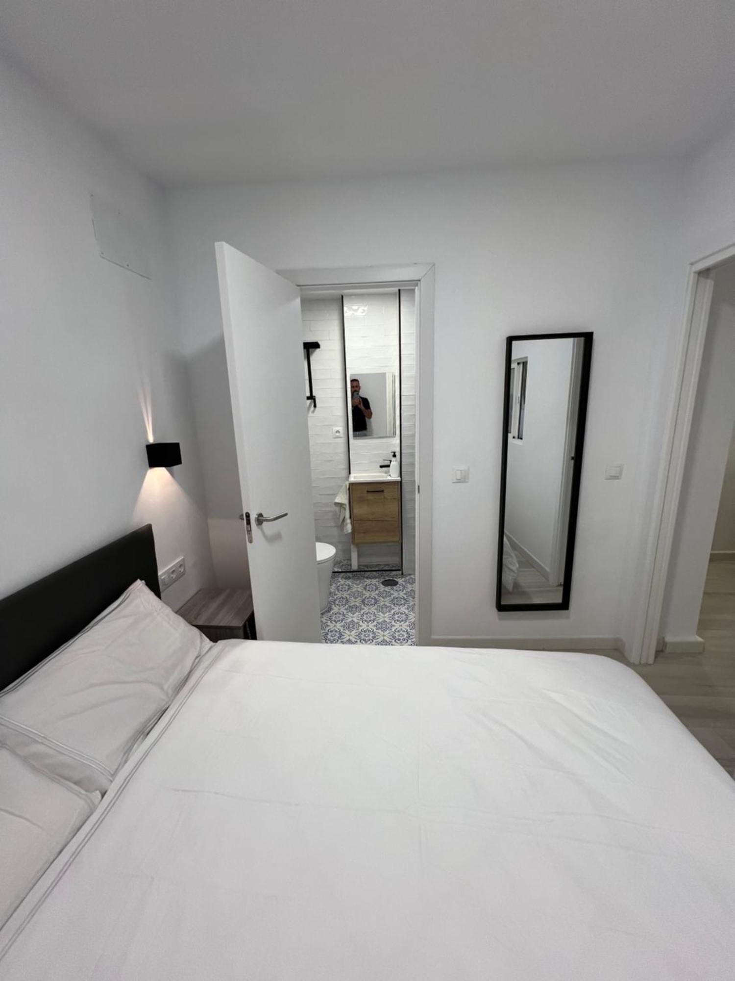 The New Gallery Apartment *