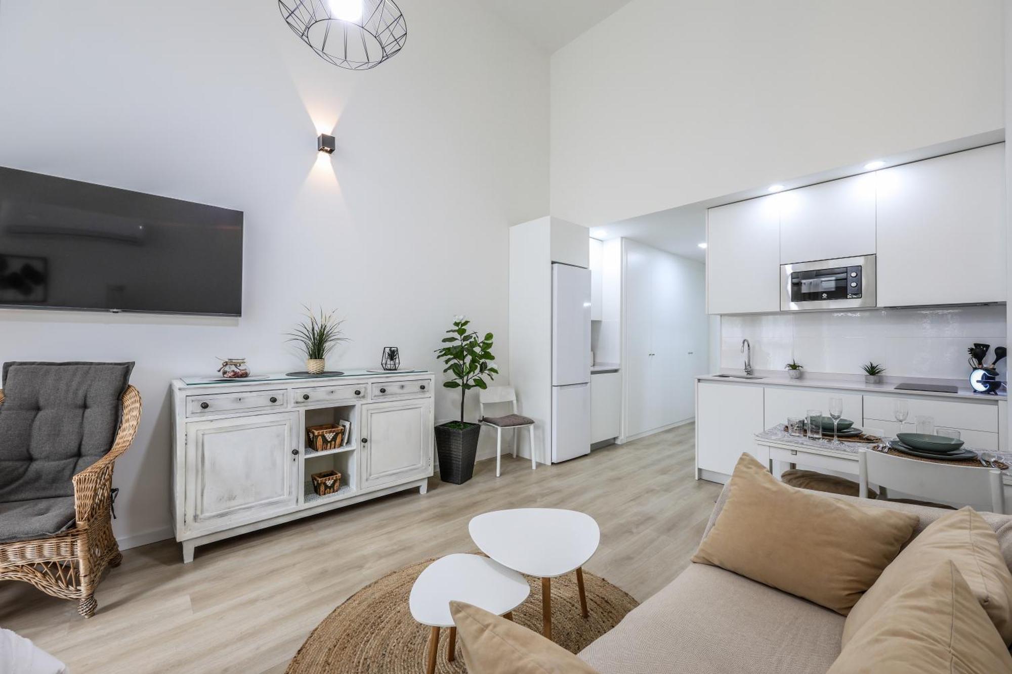 Apartment Fancy With Terrace & Pool - South