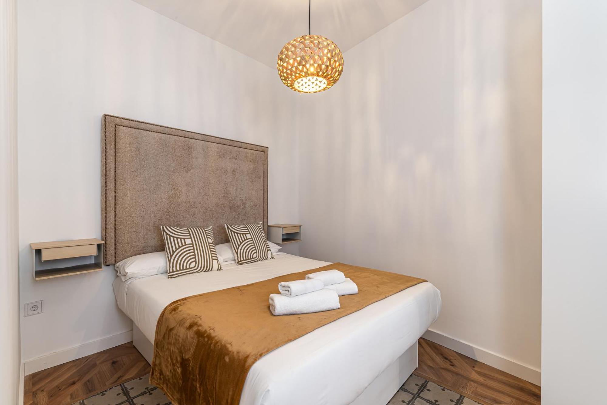Apartment Queens Plaza Mayor Iv - Alquiler Corta Duracion