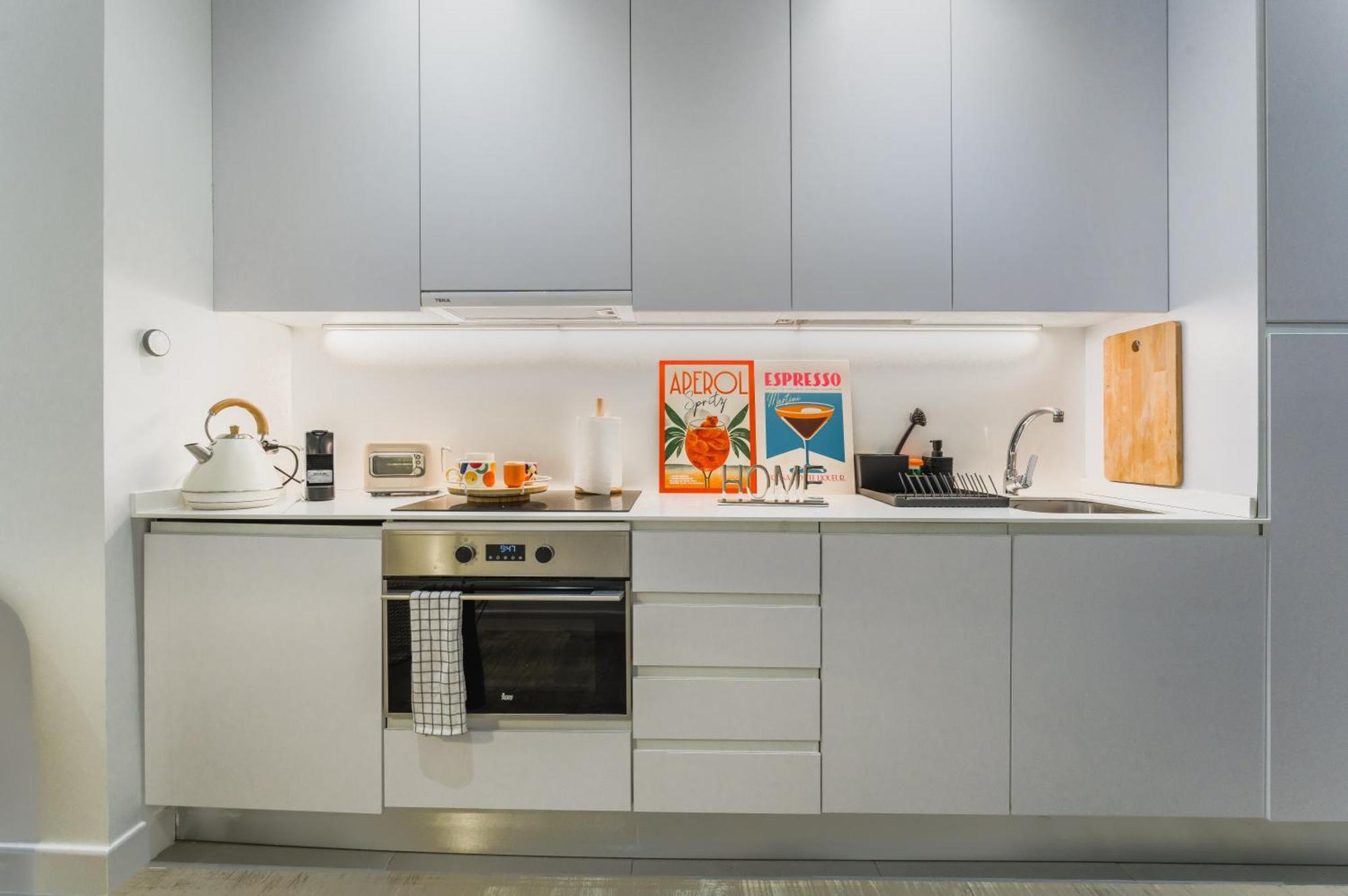 Apartment 3min Walk - Retiro & Atocha - Luxury District And Desk *