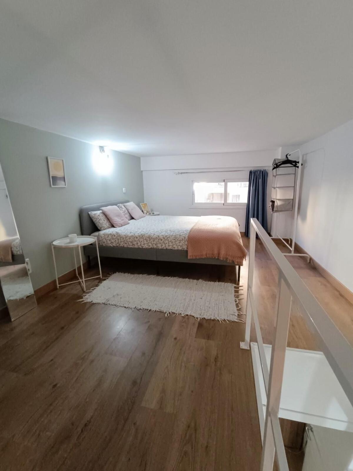Cute Loft, 6 Metro Stops From Downtown, Ac & Wifi