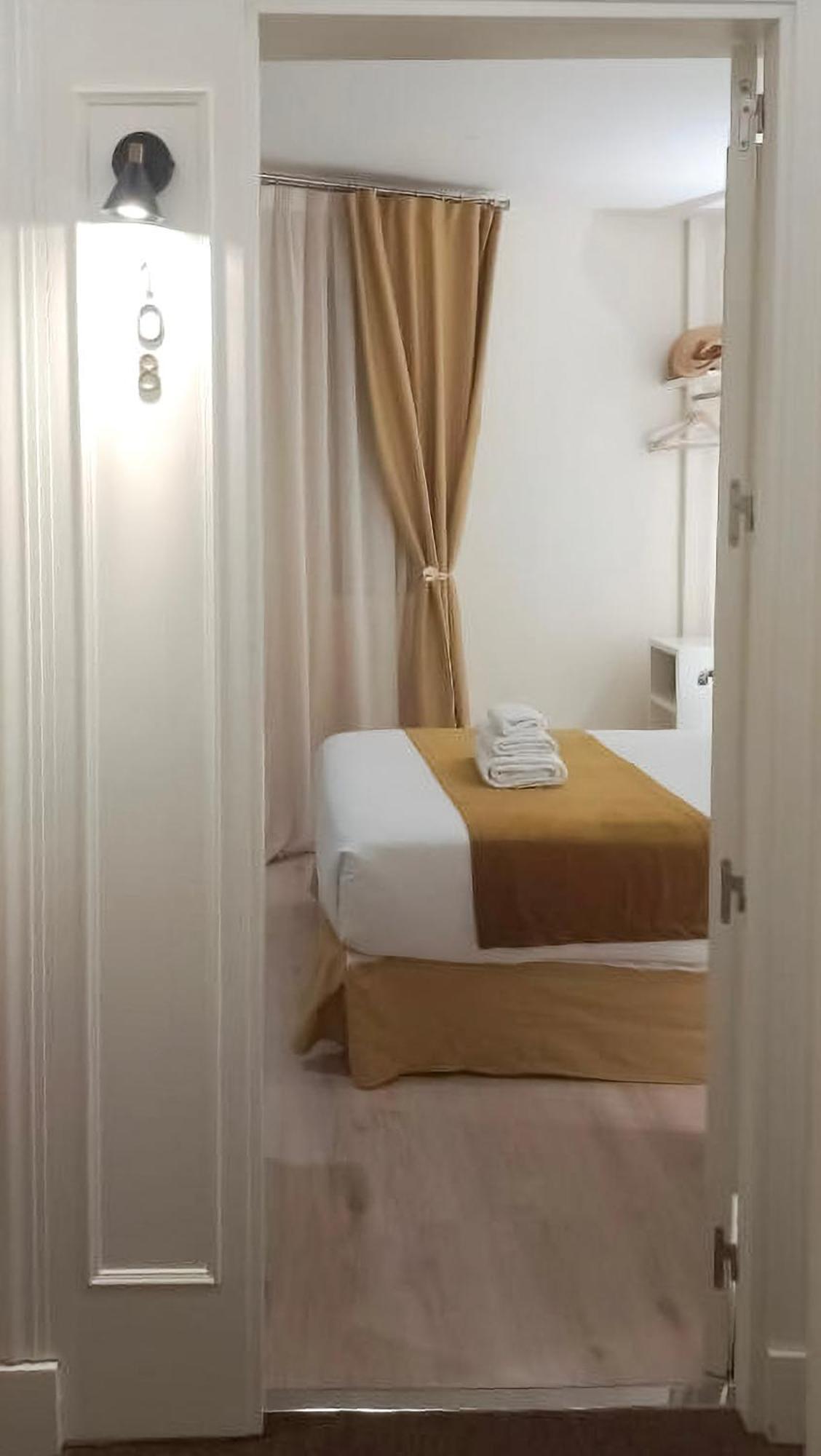 Opera Stays By Charming Guest house