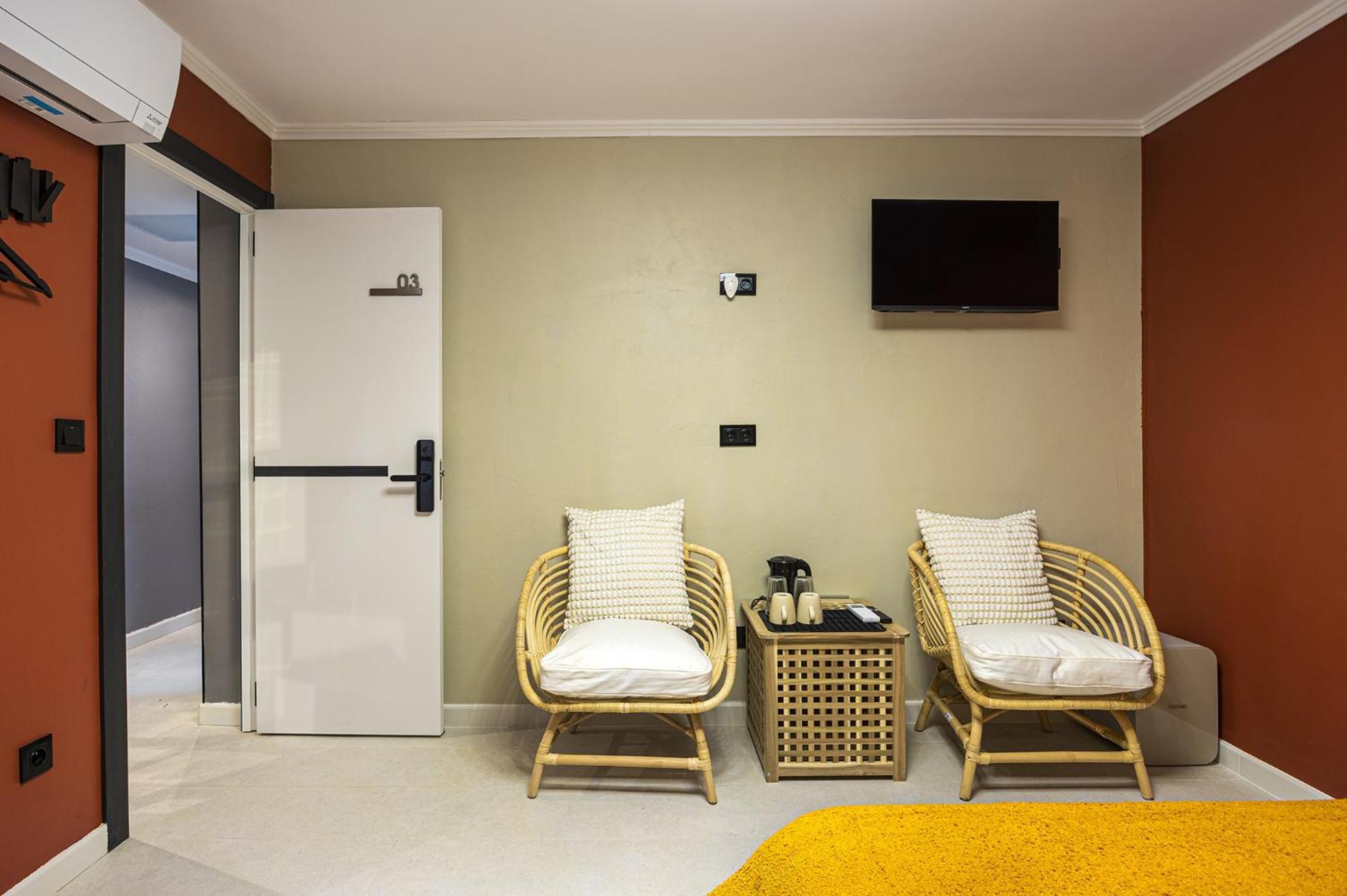 The 126 Aparthotel