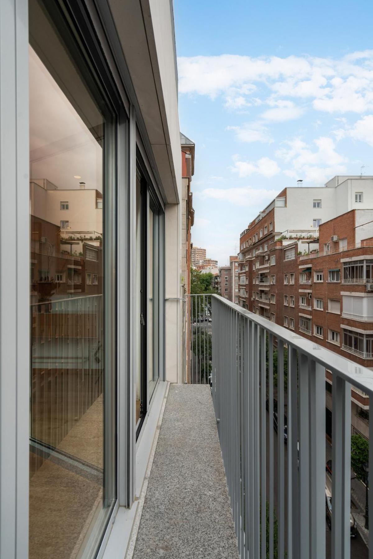 Apartment Elegance & Comfort In Chamberi- 5c Madrid
