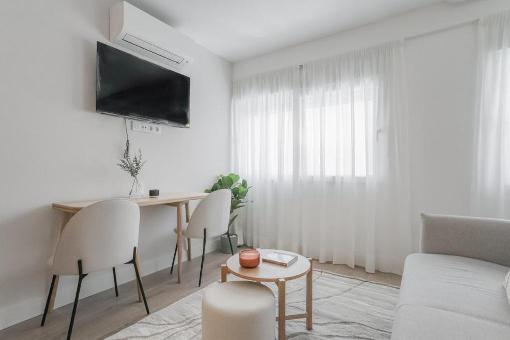 Modern And Bright - Cuzco *