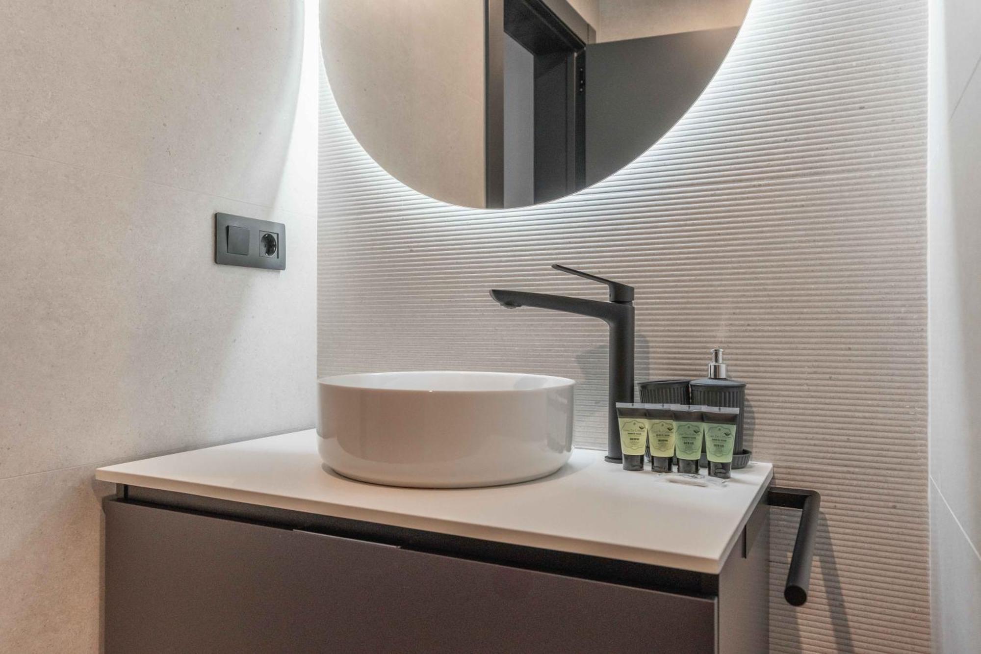 Modern Duplex-2bedrooms 2baths-ventas Lejlighed *