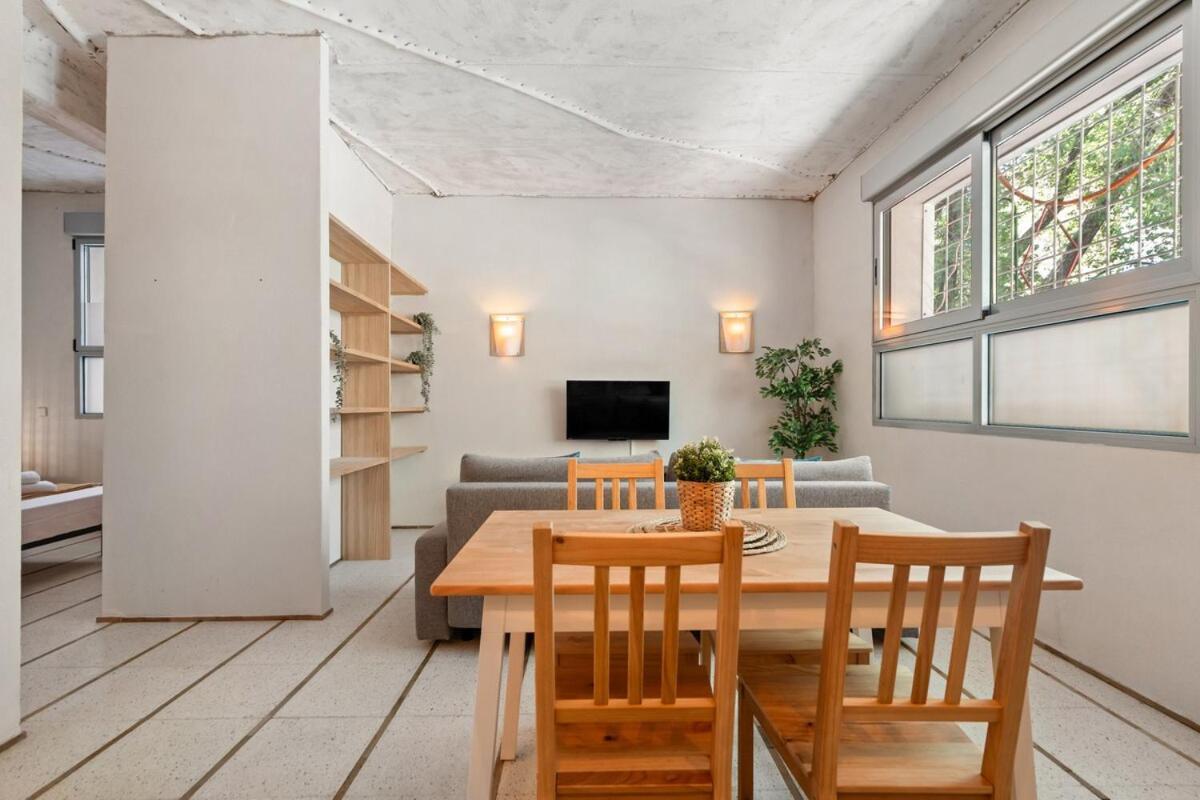 Apartment Cosy Flat With Good Connections - Luis Ruiz 2 *