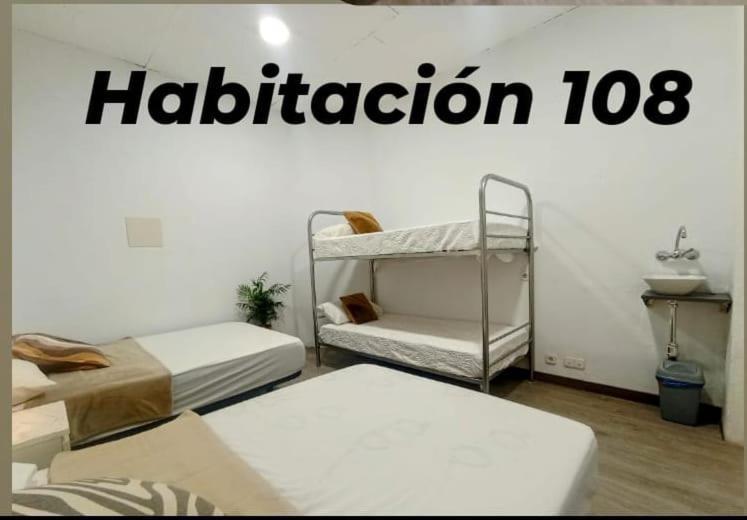 Alexa Host Vallecas Albergue *