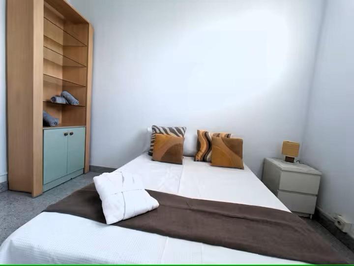 Alexa Host Vallecas Albergue *