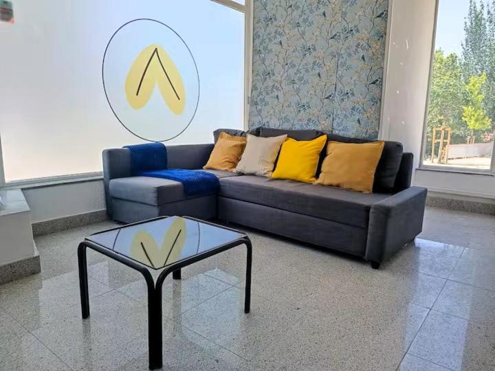 Alexa Host Vallecas Albergue Madri