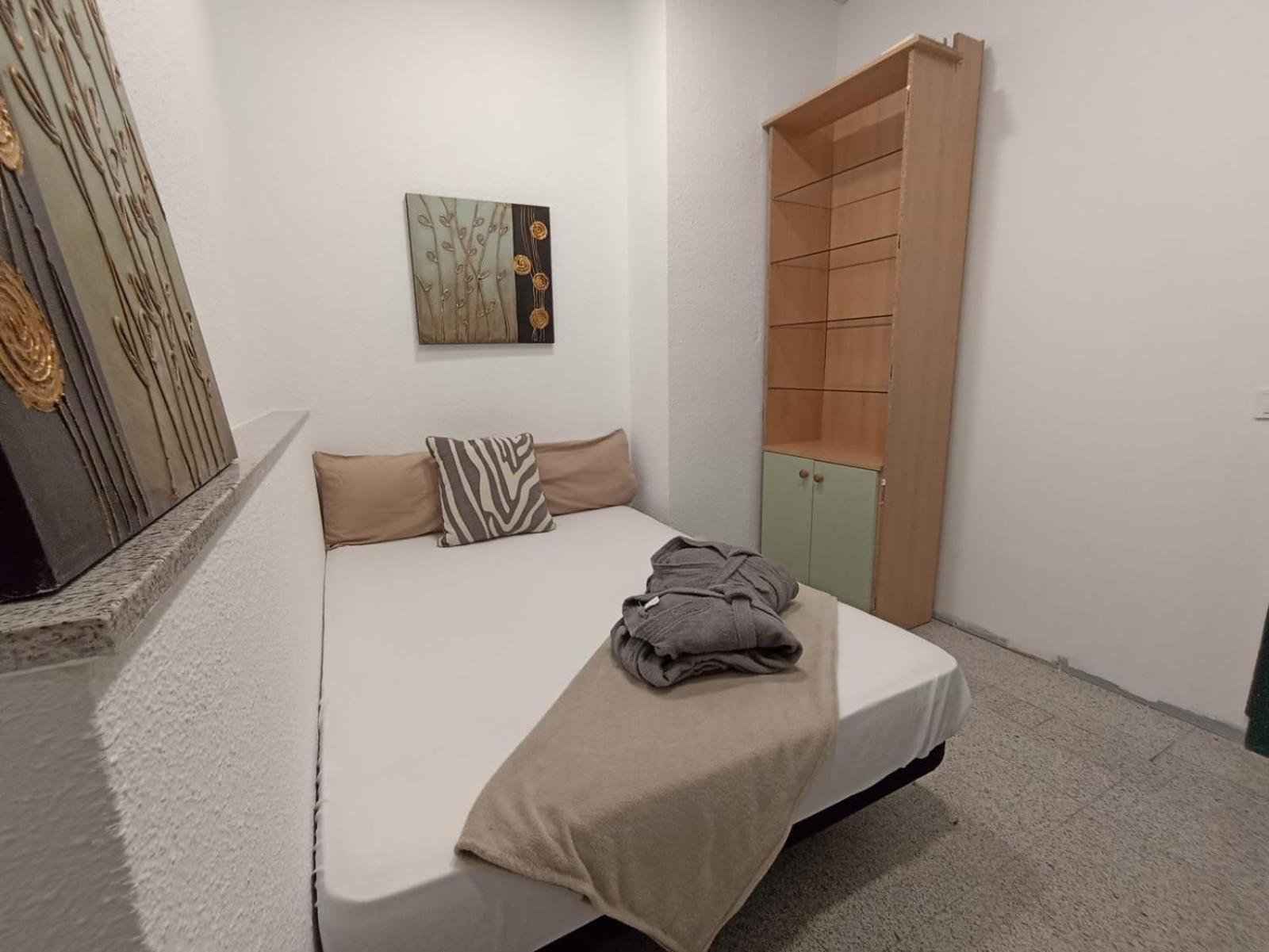 Alexa Host Vallecas Albergue