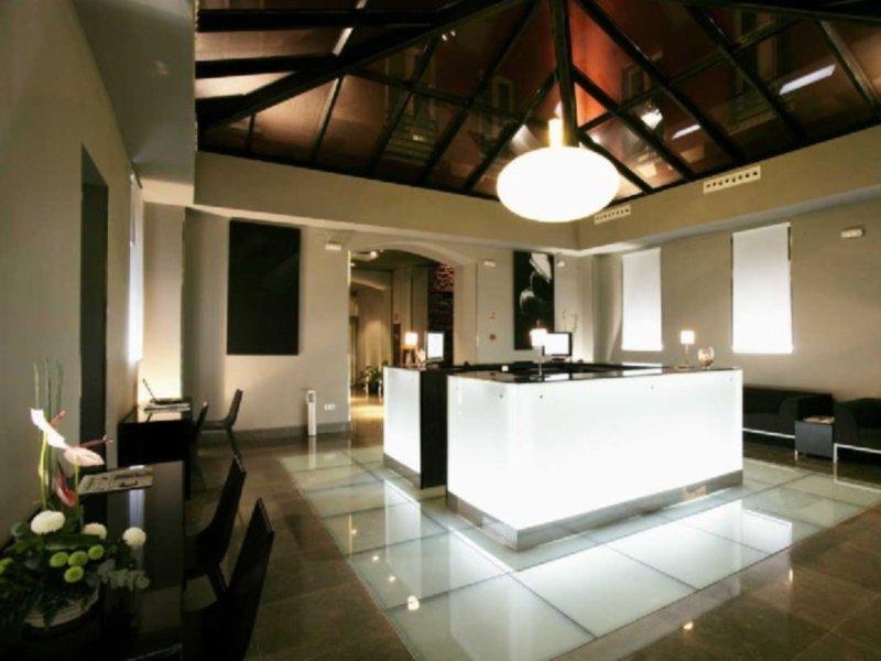 Icon Embassy Hotel 4*