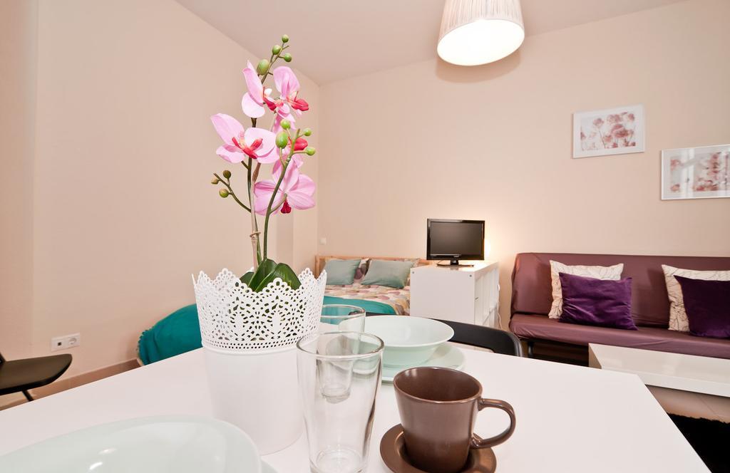 L&h Plaza Santa Ana Apartment Madrid