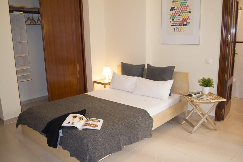 L&h Plaza Santa Ana Apartment Madrid