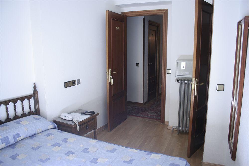 Hispano Gran Via Guest house 2*