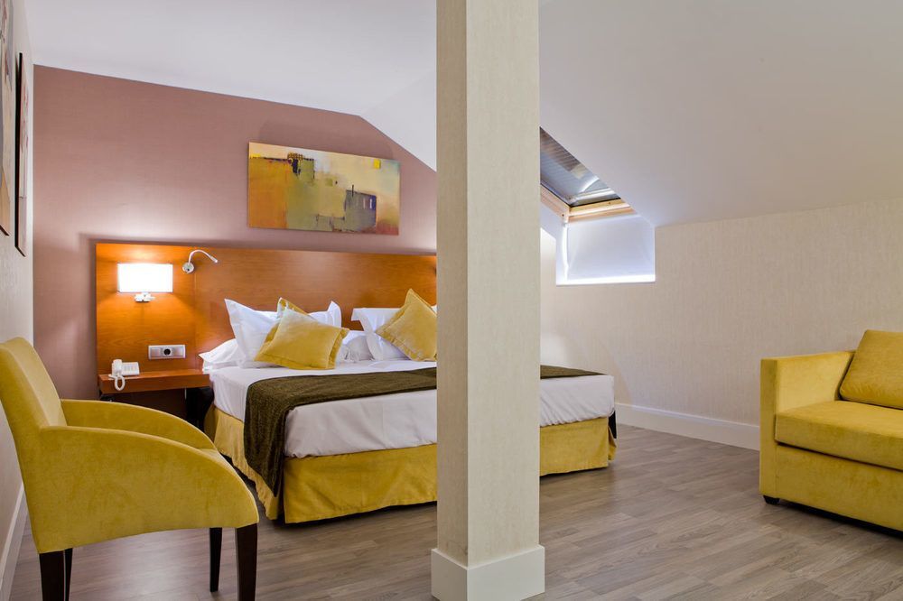 Puerta De Toledo Hotel 3*