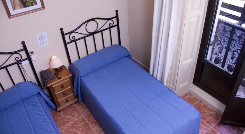 El Pilar Guest house 2*