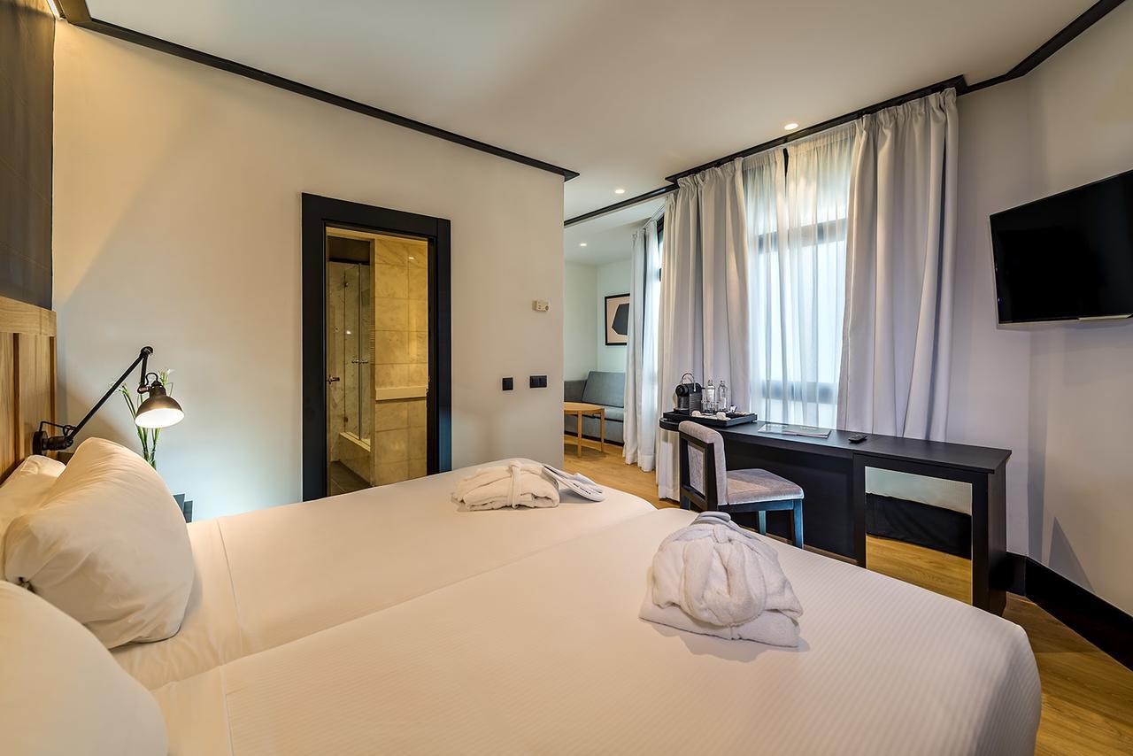 H10 Puerta De Alcala Madrid