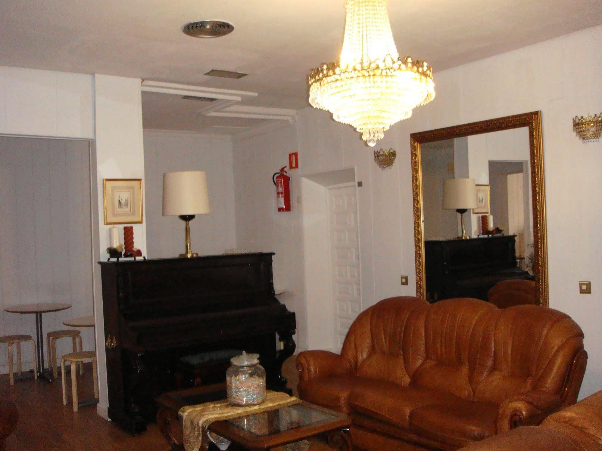Riesco 2* Madrid