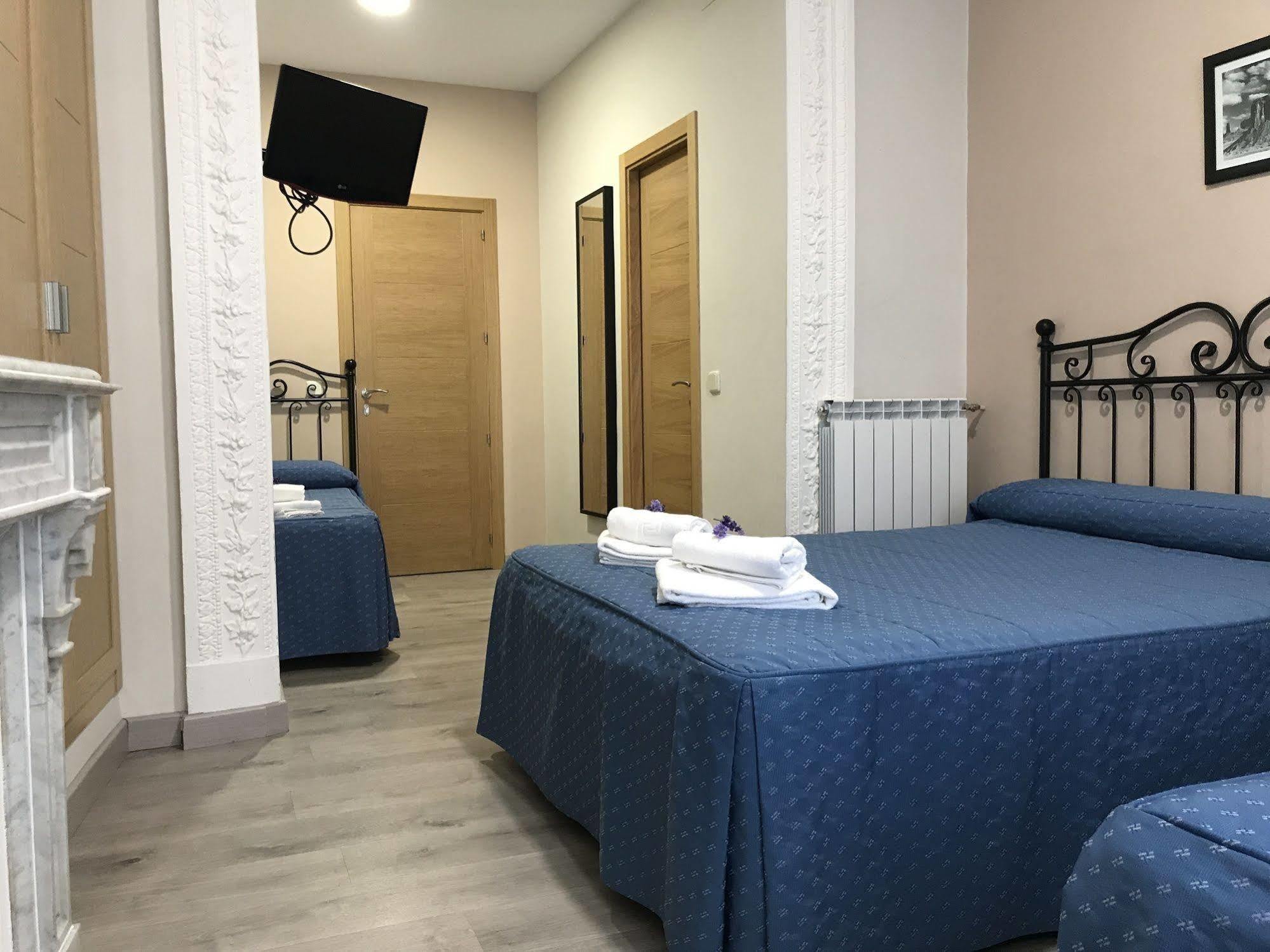 El Pilar Guest house 2*