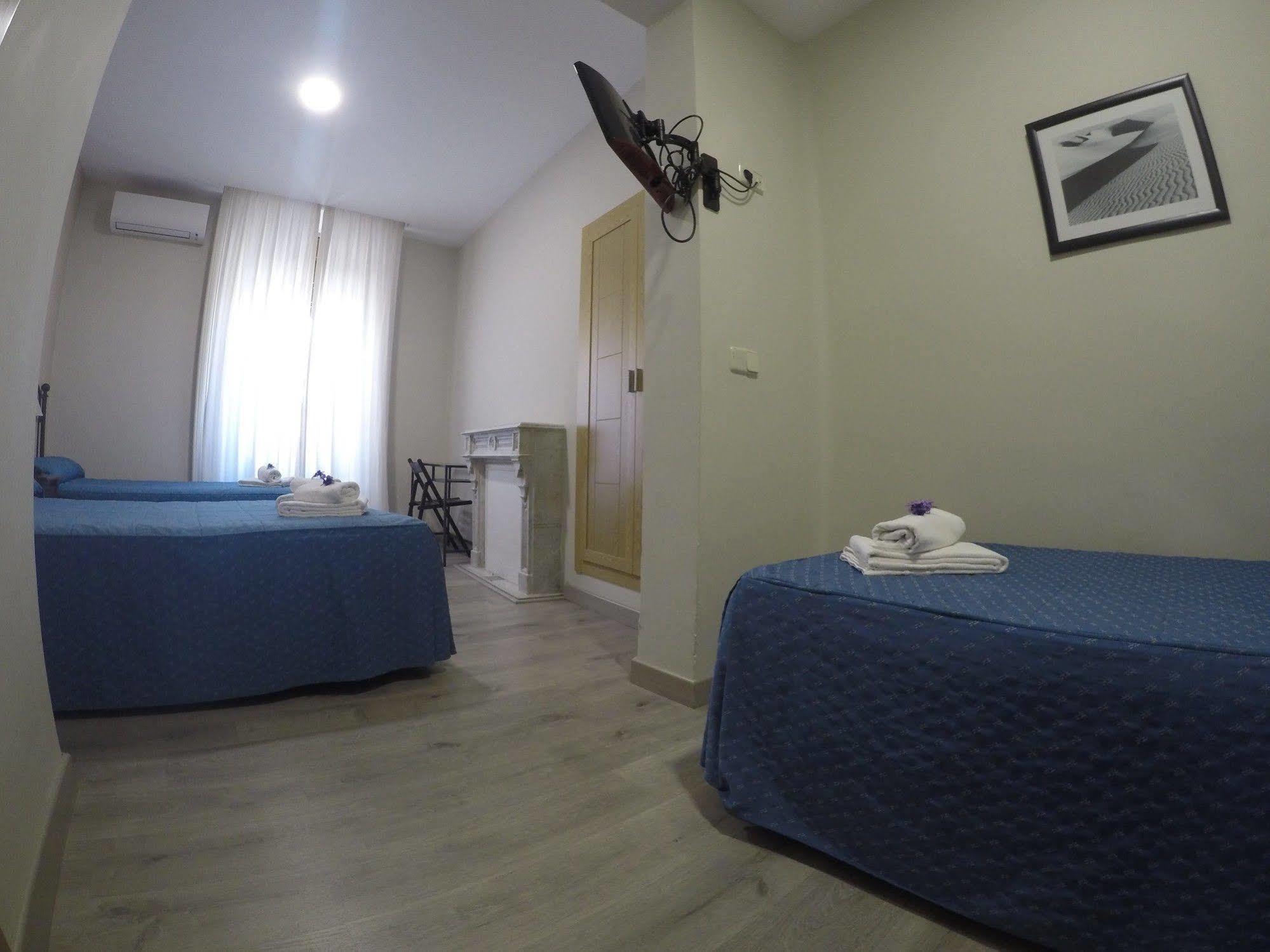 El Pilar Guest house 2*