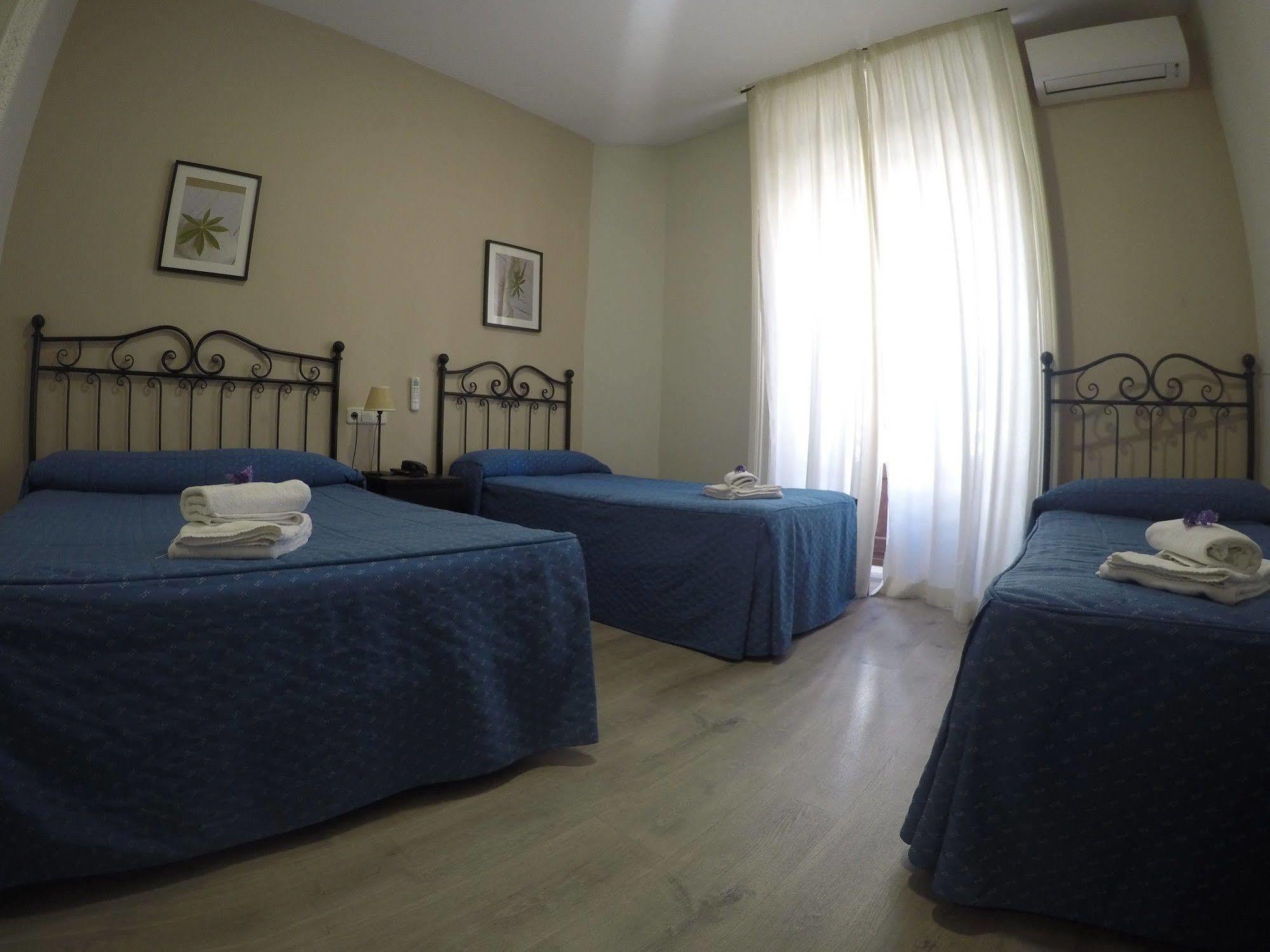 El Pilar Guest house 2*