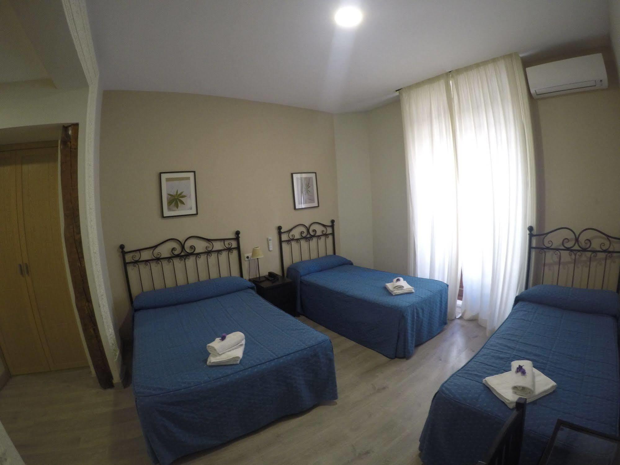 Guest house El Pilar 2*