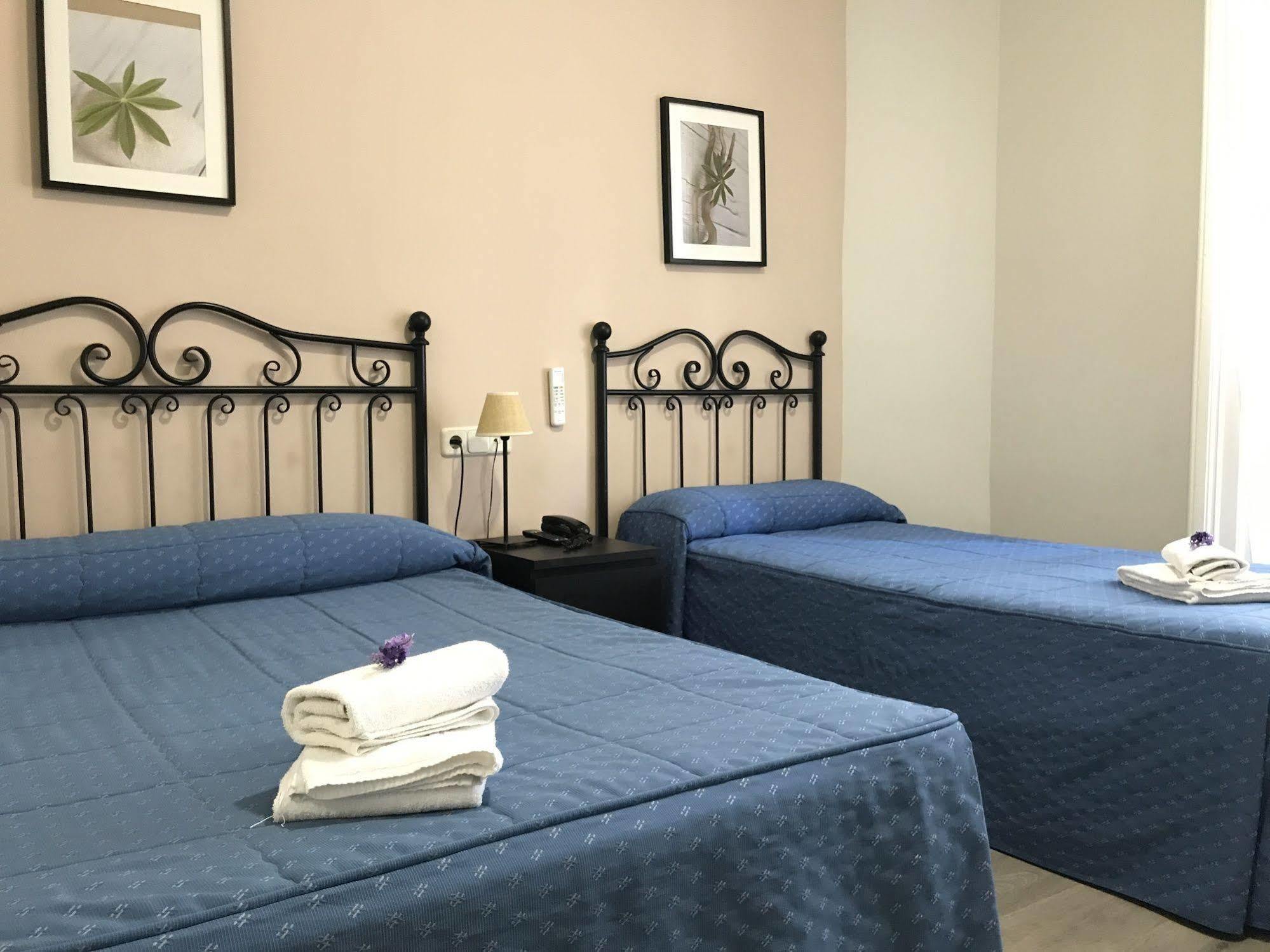 Guest house El Pilar 2*