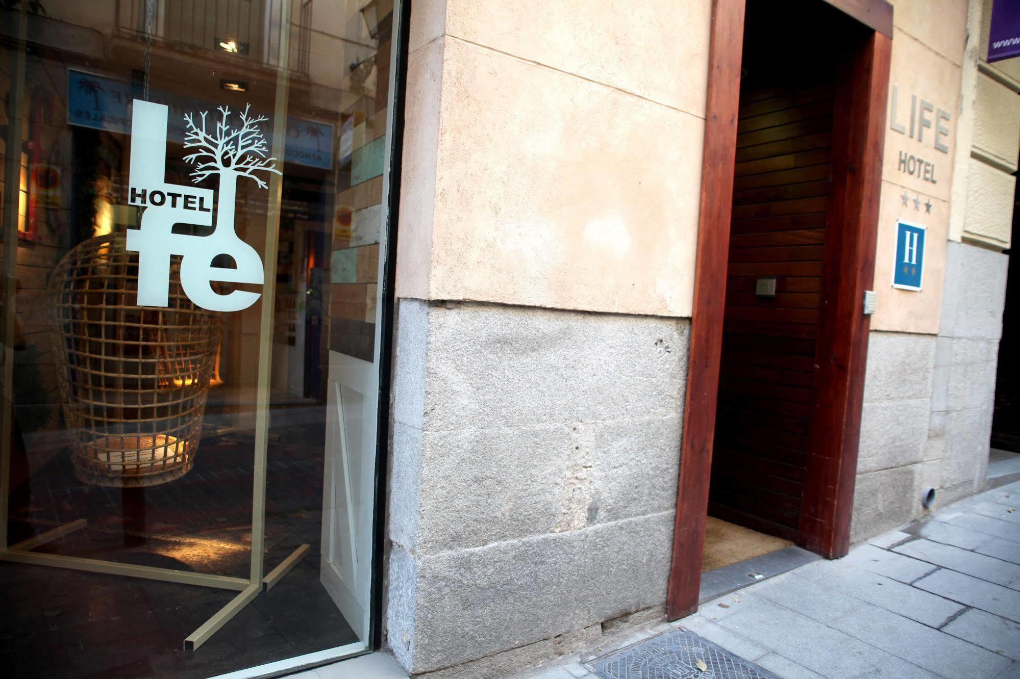 Life Gran Via 3* Madrid