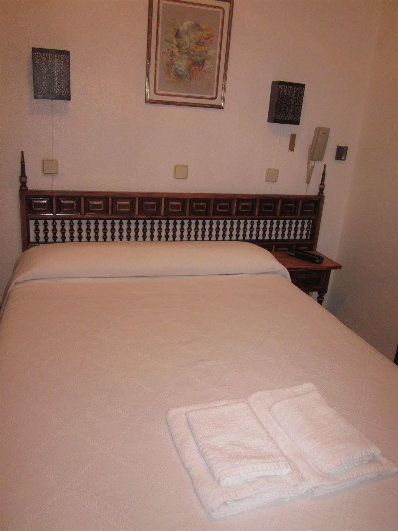 Esmeralda Guest house 2*