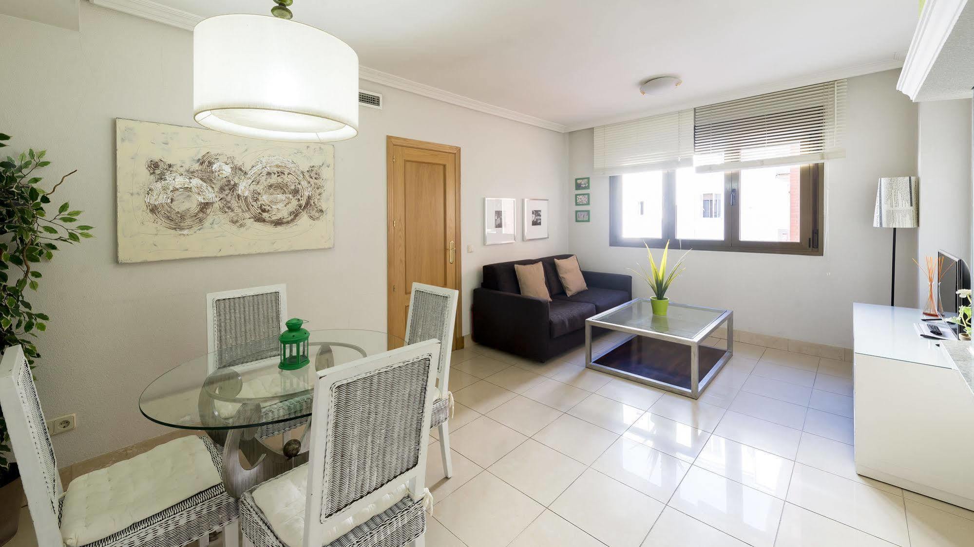 Apartment Wootravelling Plaza De Oriente Homtels *