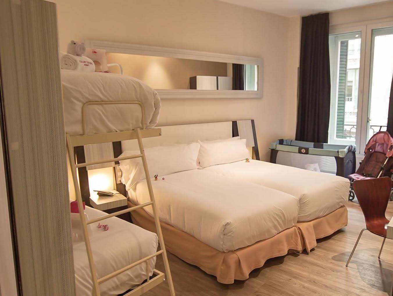 Hotel Petit Palace Triball 3*