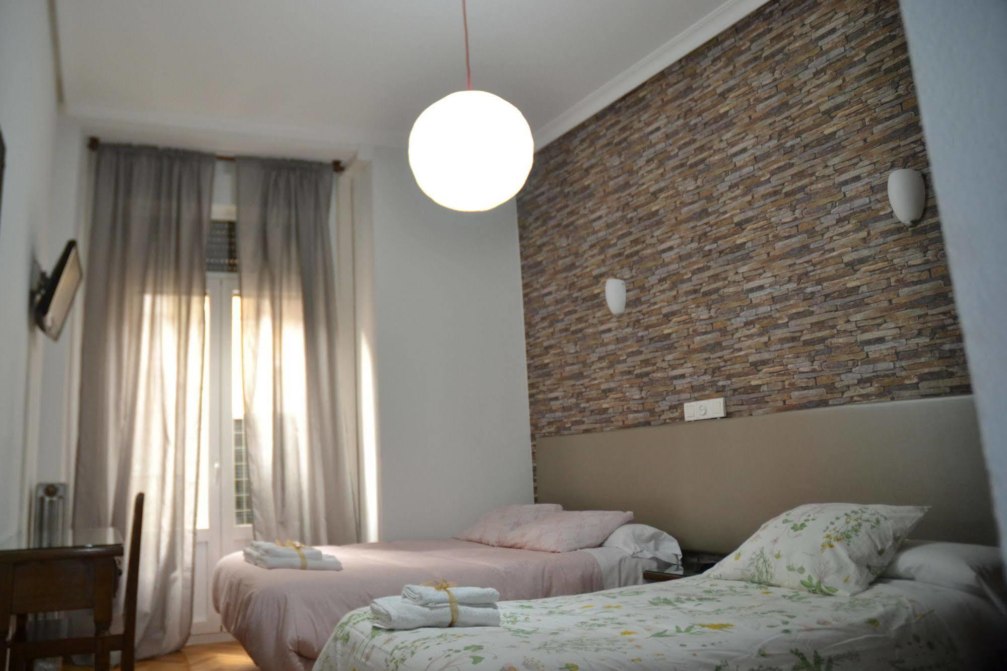 Guest house Hispano Gran Via 2*