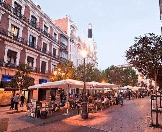L&h Plaza Santa Ana Madrid