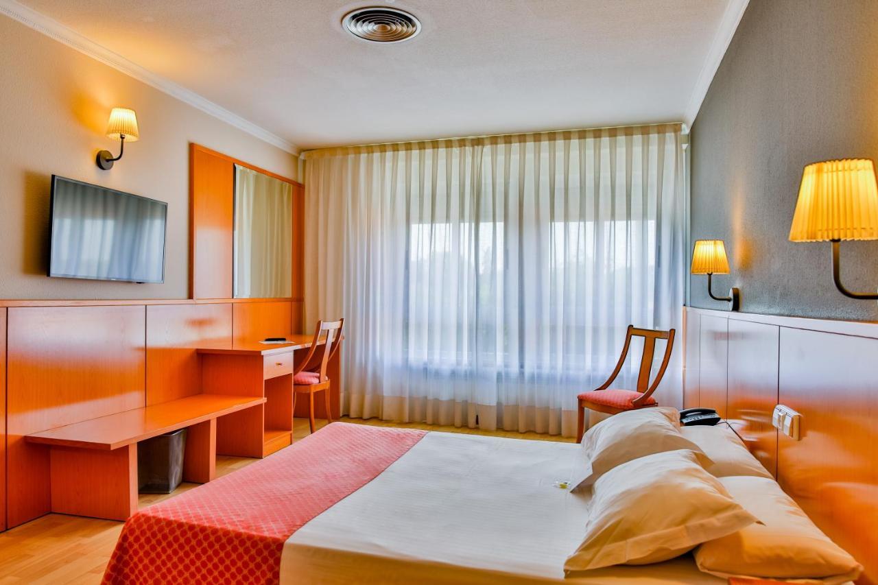 Ap Airport Hotel Madri