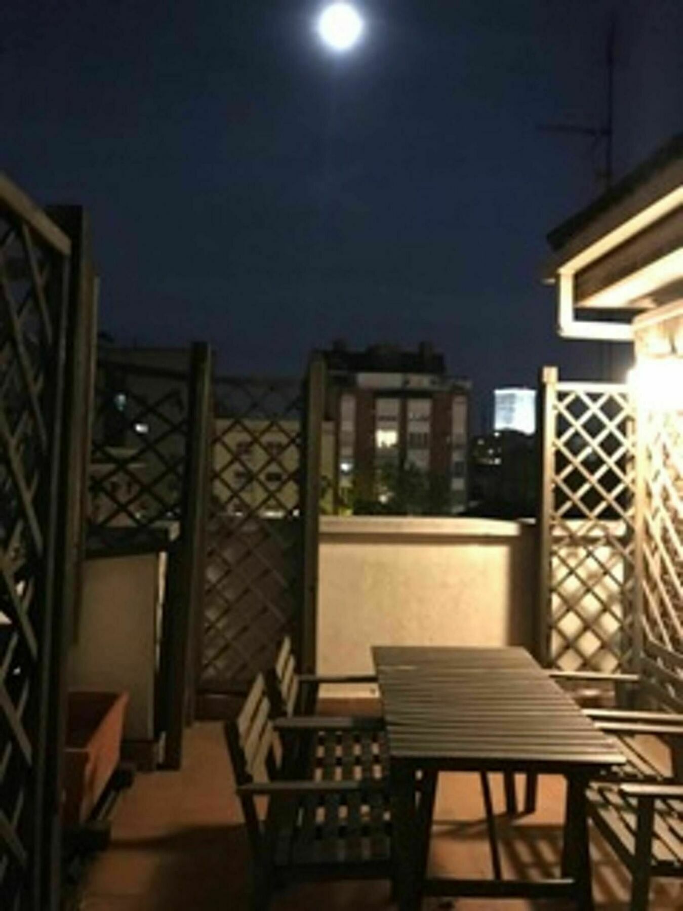 With 2 Bedrooms In Madrid, With Wonderful View, Furnish Apartamento Madri