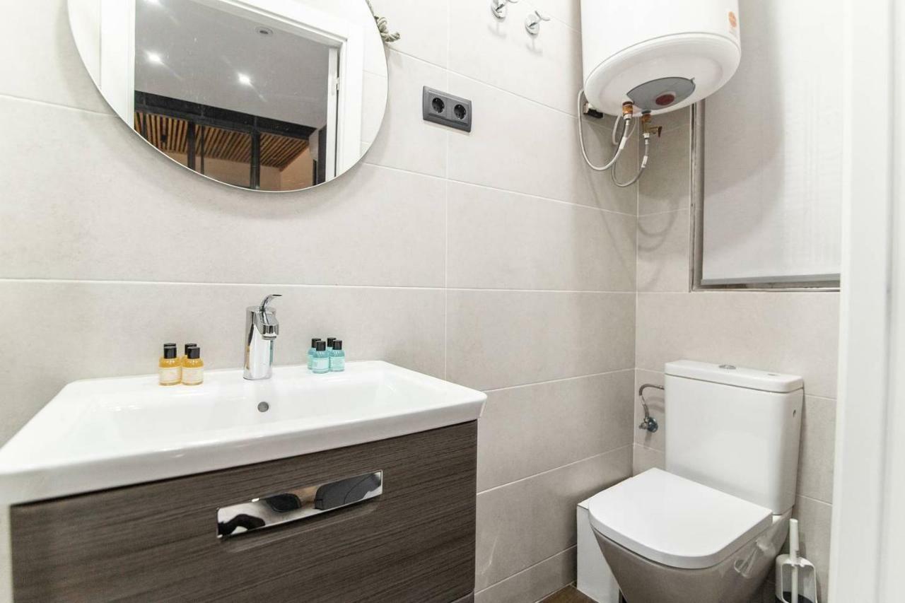 Cozy And Modern For 4 In * Madri