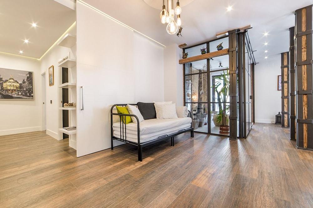 Apartamento En La Puerta Del Sol Apartment